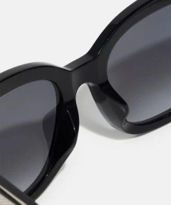 Fossil Lunettes De Soleil Black Femme 11 Fossil Lunettes De Soleil Black Femme -Fossil Soldes 2022 6faa1392a88f41548e4c56455fde8dde