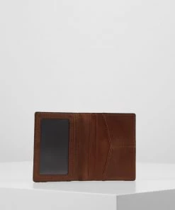 Fossil Homme DERRICK RFID Étui Pour Cartes De Visite Brown -Fossil Soldes 2022 9a2629785ab448cf98335975e7f91e97