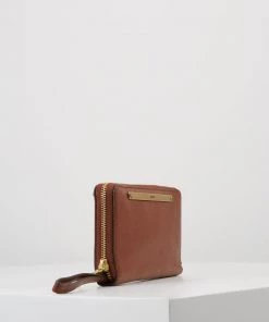 Fossil LIZA Portefeuille Brown Femme 13 Fossil LIZA Portefeuille Brown Femme -Fossil Soldes 2022 c40c786ecc7e422dabb0b2f51fc739a6