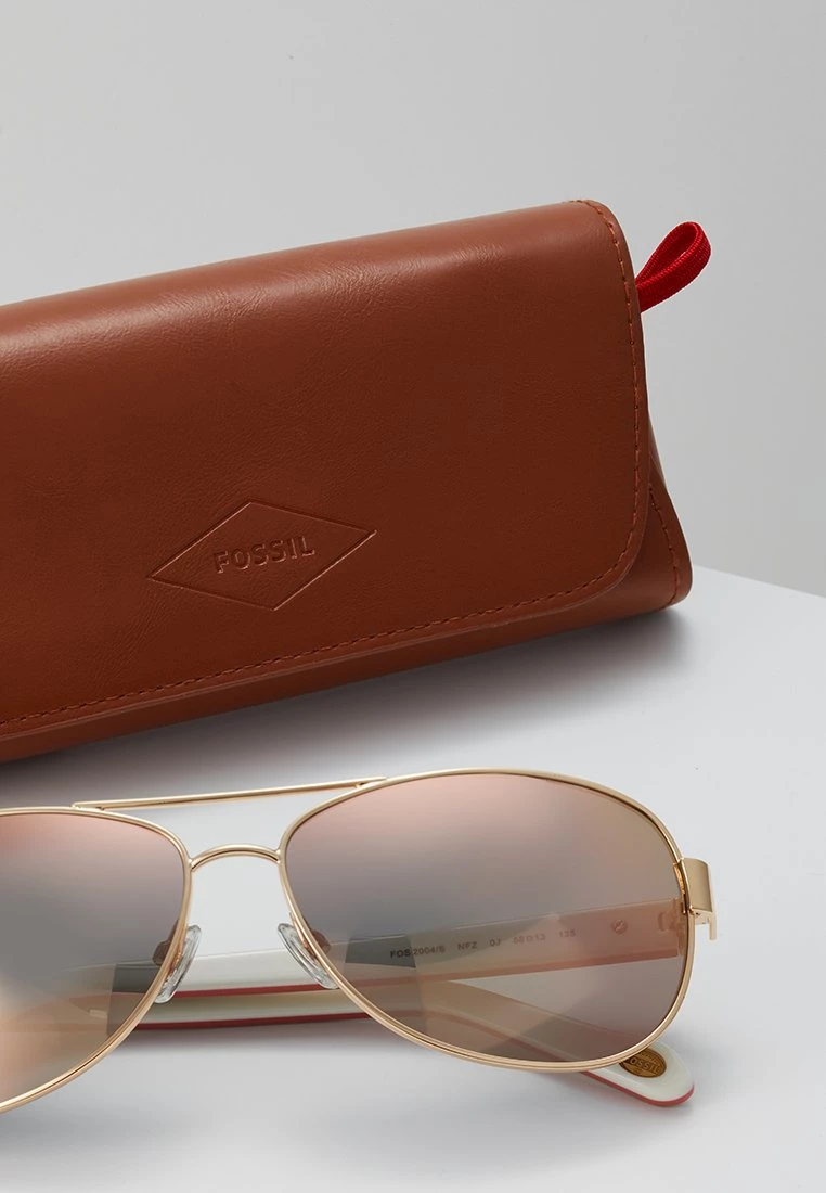 Fossil Femme Lunettes De Soleil Burgundy 6 Fossil Femme Lunettes De Soleil Burgundy – Image 4