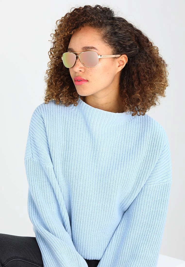 Fossil Femme Lunettes De Soleil Burgundy 4 Fossil Femme Lunettes De Soleil Burgundy – Image 2